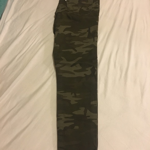 Levi Strauss Camouflage 711 Skinny Jeans size 6 - Picture 7 of 8